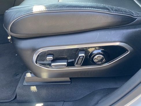 Used 2023 Jeep Grand Cherokee Overland w/ Advanced Protech Group III image 17