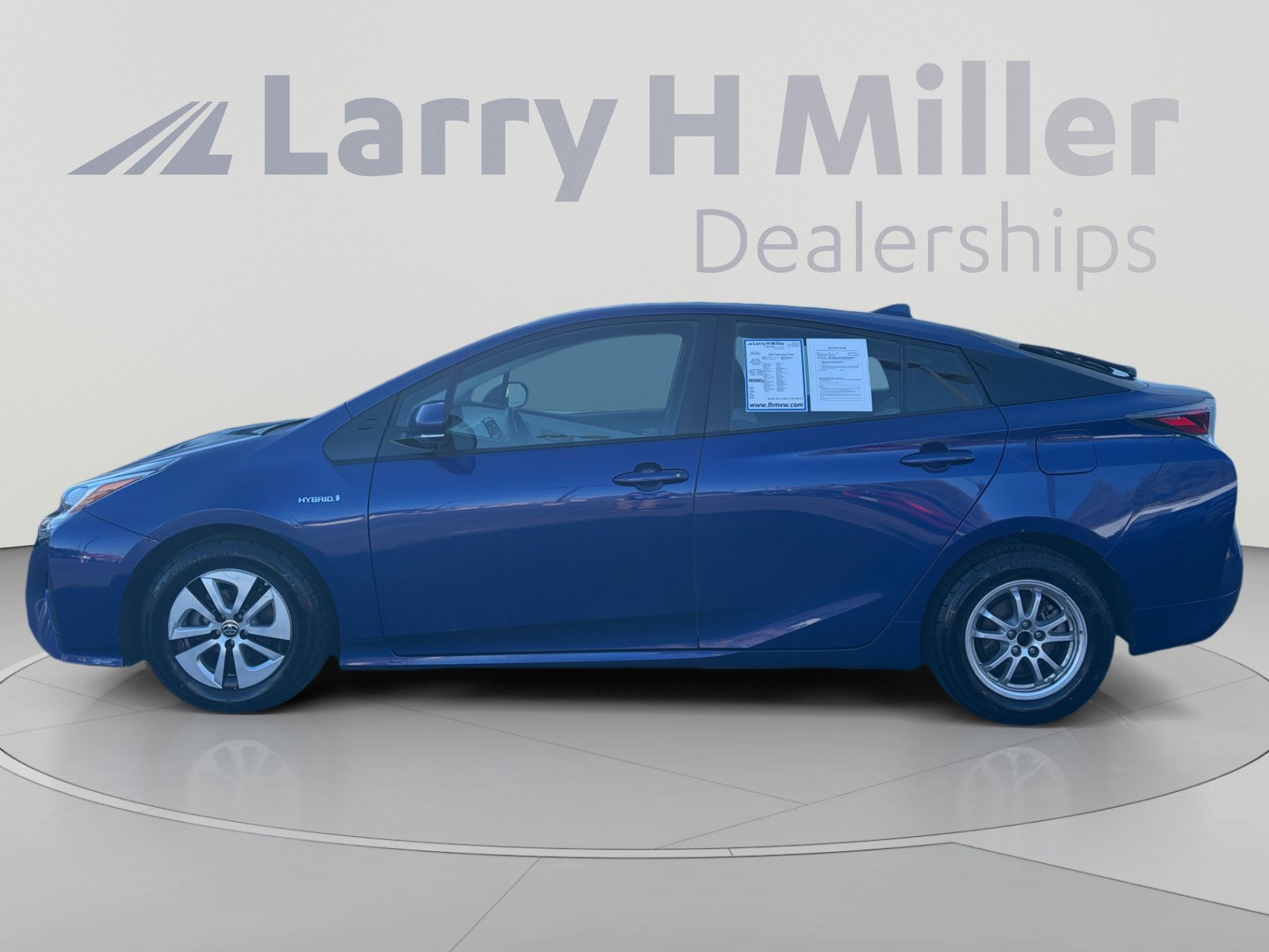 Used 2016 Toyota Prius Three FWD image 2