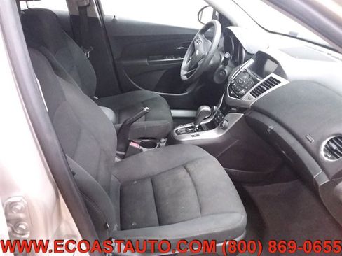 Used 2016 Chevrolet Cruze LT w/ Technology Package image 14