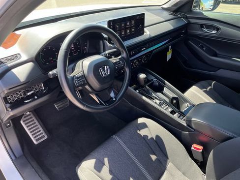 Used 2025 Honda Accord Sport image 4