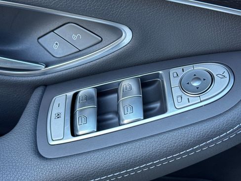 Used 2020 Mercedes-Benz C 300 C 300 image 11