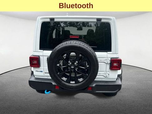 Used 2024 Jeep Wrangler Unlimited Sahara AWD/4WD image 9