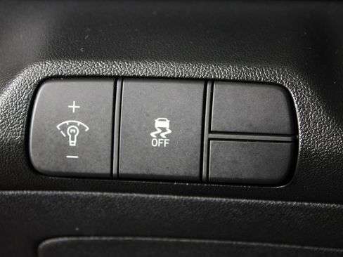 Certified 2025 Hyundai Elantra SEL image 23