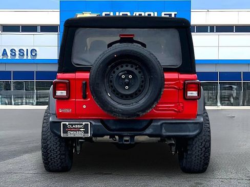 Used 2020 Jeep Wrangler Sport AWD/4WD image 4