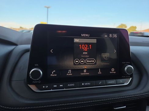 Used 2023 Nissan Rogue SV image 12