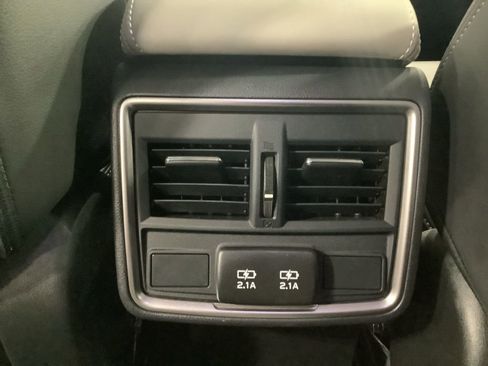 Used 2023 Subaru Forester Limited image 25