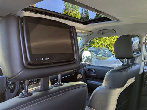 Used 2022 Nissan Armada Platinum w/ Captain's Chairs Package image 14
