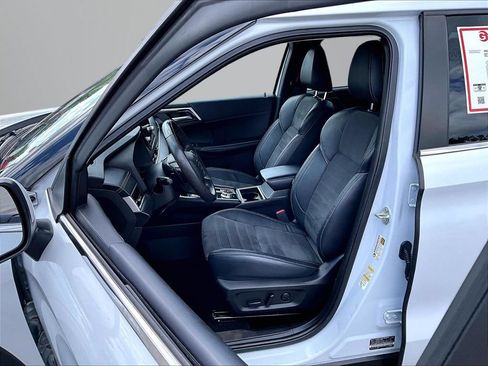 Used 2023 Mitsubishi Outlander SE AWD/4WD image 26