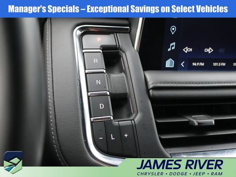 Used 2024 Chevrolet Suburban LT AWD/4WD image 33