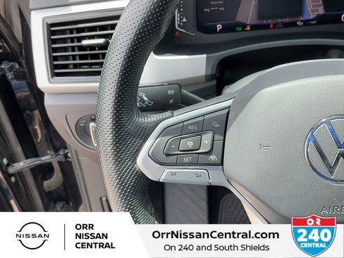 Used 2023 Volkswagen Atlas SEL R-Line AWD/4WD image 18