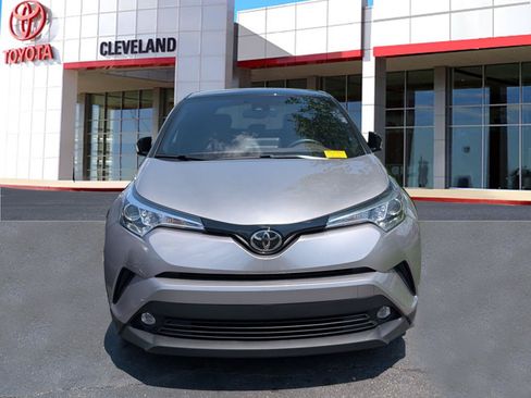 Used 2019 Toyota C-HR Limited FWD image 3