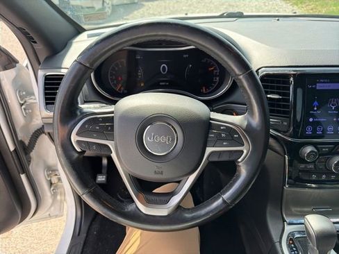Used 2019 Jeep Grand Cherokee Altitude image 20