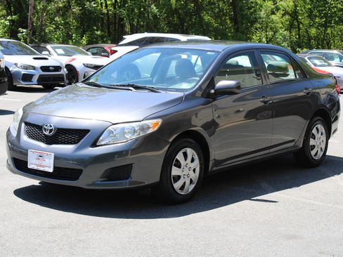 Used 2010 Toyota Corolla LE image 3