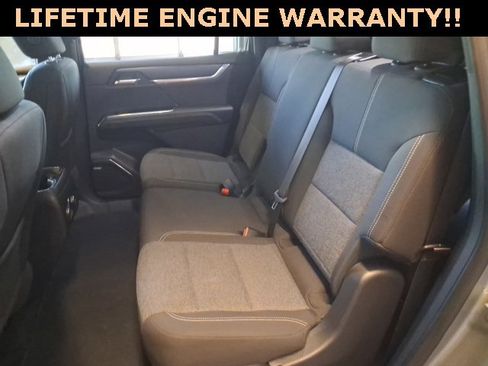 Used 2025 GMC Acadia Elevation image 21