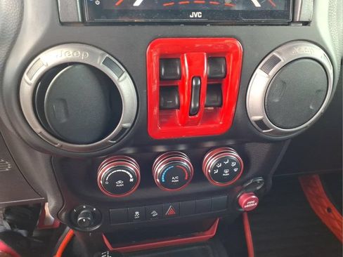 Used 2017 Jeep Wrangler Unlimited Sport w/ Quick Order Package 24S AWD/4WD image 9