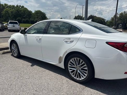 Used 2013 Lexus ES 350 w/ Luxury Pkg FWD image 3
