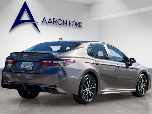 Used 2024 Toyota Camry SE image 5