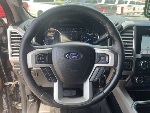 Used 2017 Ford F250 Lariat w/ Lariat Value Package AWD/4WD image 25