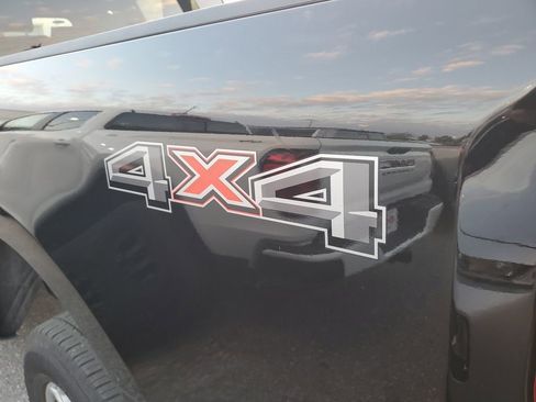 Used 2025 Ford F250 XLT image 5