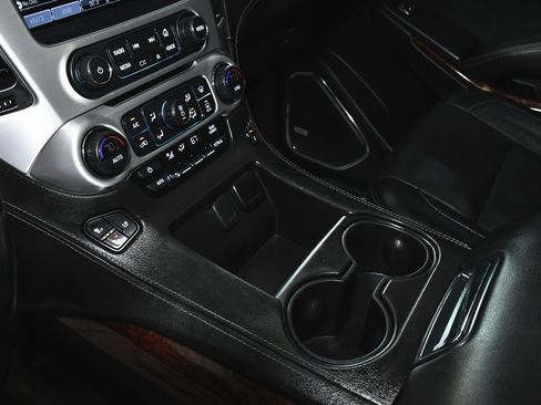 Used 2017 GMC Yukon SLT w/ Open Road Package image 41