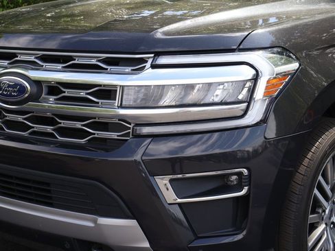 Used 2022 Ford Expedition Platinum AWD/4WD image 3