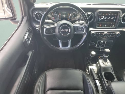 Used 2020 Jeep Wrangler Unlimited Sahara AWD/4WD image 15