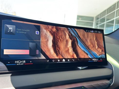 Used 2025 BMW X3 xDrive30i w/ Premium Package image 22