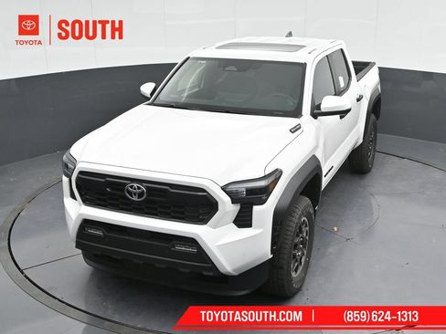 Used 2024 Toyota Tacoma TRD Off-Road w/ TRD Off Road Upgrade Package AWD/4WD image 53