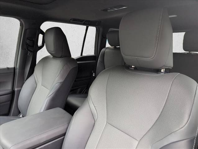 Used 2024 Lexus GX 550 w/ Cold Area Package AWD/4WD image 12