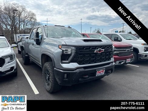 Used 2024 Chevrolet Silverado 2500 ZR2 w/ Technology Package AWD/4WD image 1