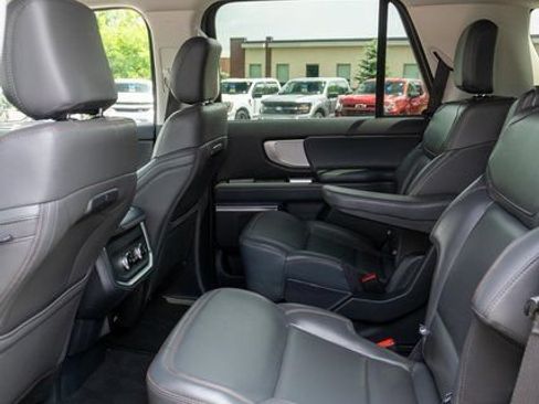 Used 2025 Ford Expedition Active AWD/4WD image 12