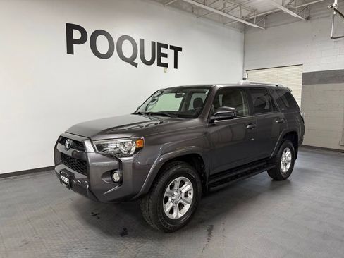 Used 2017 Toyota 4Runner SR5 AWD/4WD image 2