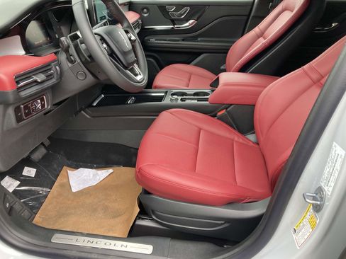 New 2025 Lincoln Corsair Reserve w/ Equipment Group 202A image 19