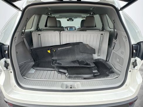 Used 2019 Toyota Highlander XLE image 25