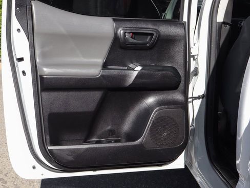 Used 2021 Toyota Tacoma SR w/ SR Convenience Package image 34