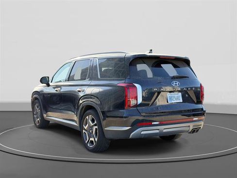 Used 2024 Hyundai Palisade SEL w/ Premium Package FWD image 4