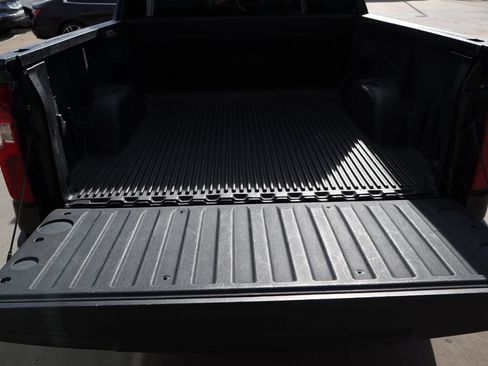 Used 2022 Chevrolet Silverado 1500 LT image 10