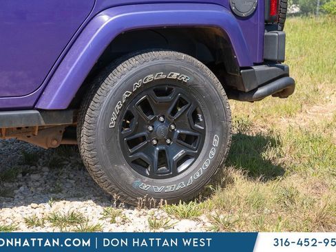 Used 2016 Jeep Wrangler Unlimited Sahara AWD/4WD image 28