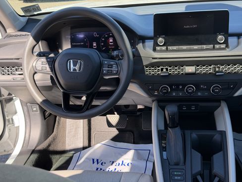 Certified 2023 Honda Accord EX image 15
