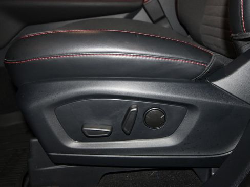 Used 2025 Ford Explorer ST-Line w/ ST-Line Street Pack image 7