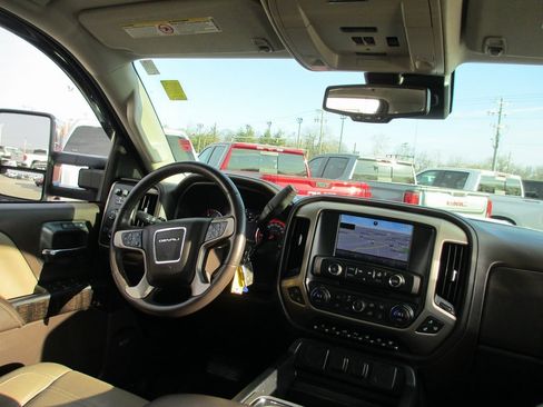 Used 2015 GMC Sierra 2500 Denali w/ Duramax Plus Package image 25