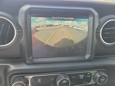 Used 2021 Jeep Wrangler Unlimited Sahara w/ Safety Group AWD/4WD image 15