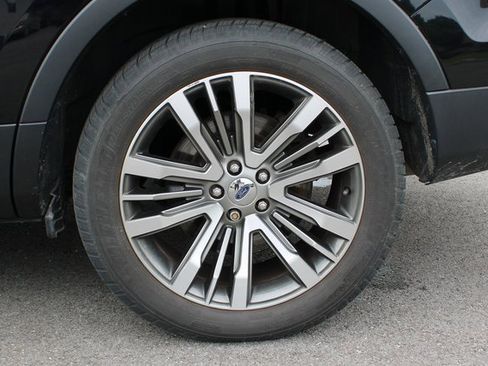 Used 2017 Ford Explorer Platinum image 45