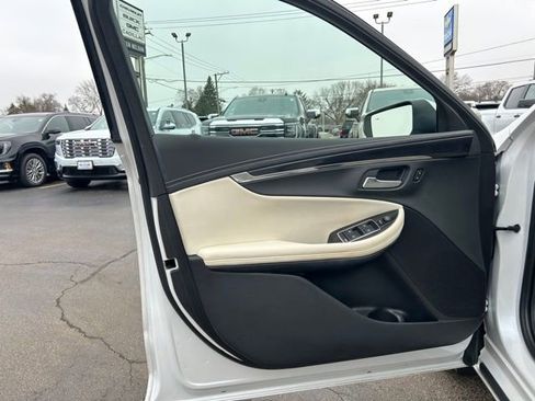 Used 2017 Chevrolet Impala LT w/ Leather Package image 24