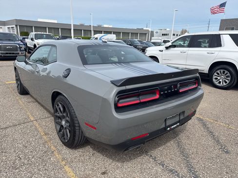 Used 2018 Dodge Challenger R/T RWD image 13