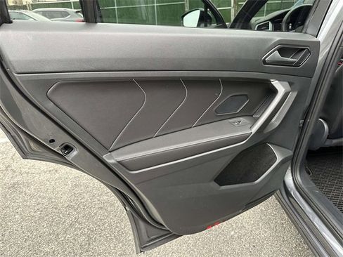 Certified 2022 Volkswagen Tiguan SE R-Line image 21