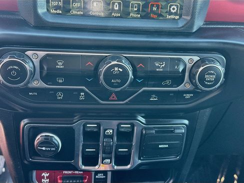 Used 2022 Jeep Wrangler Unlimited Rubicon AWD/4WD image 23
