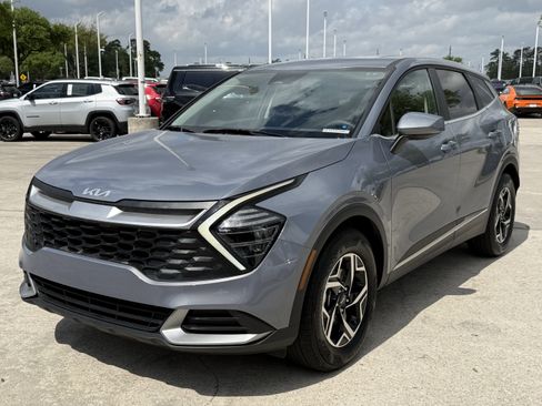 Used 2025 Kia Sportage LX image 10