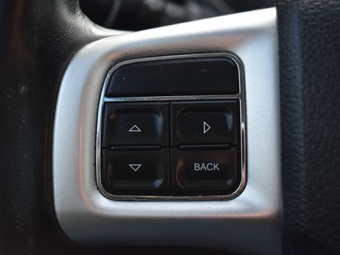 Used 2019 Dodge Journey SE w/ Premium Group image 19