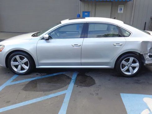 Used 2013 Volkswagen Passat 2.5 SE FWD image 7